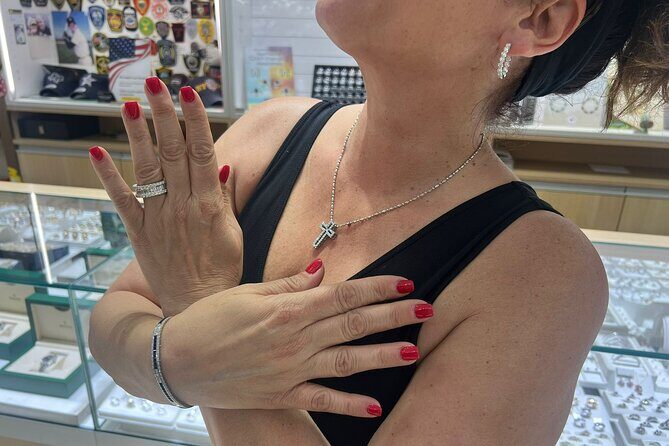 Drinks & Diamonds Shopping Experience in St. Thomas - Family-Owned Service: The Names You’ll Want to Ask For