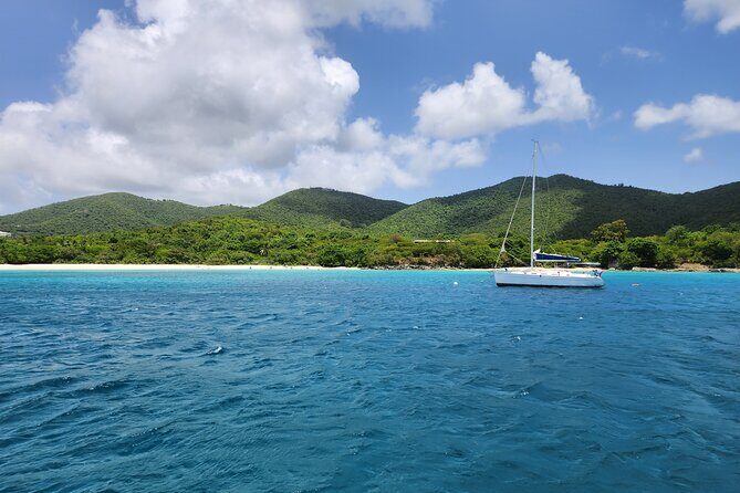 Sail and Snorkel Private Charter - Half Day Morning - The crew and onboard service: snacks, drinks, and real comfort